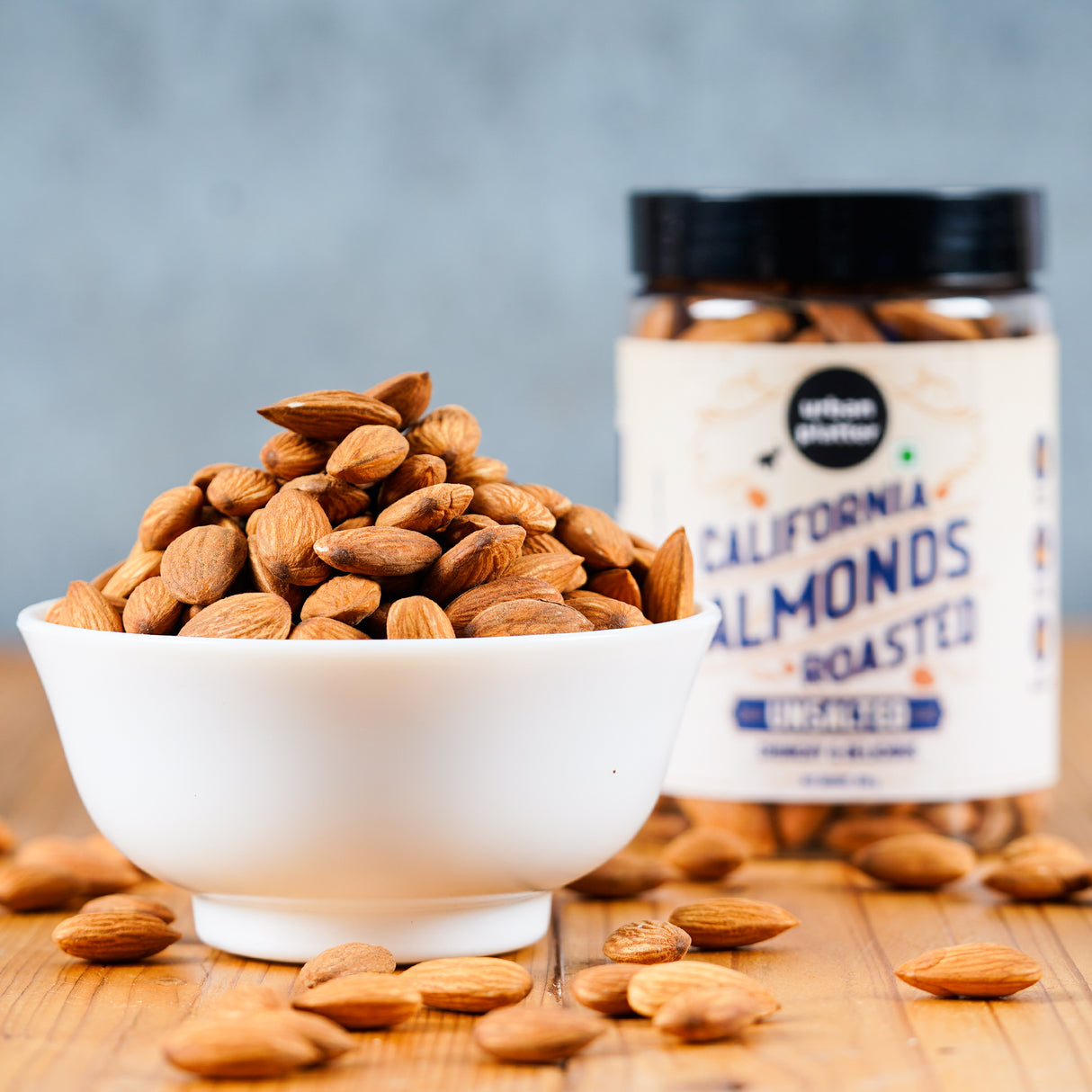 Urban Platter Roasted Unsalted California Almonds, 200g (Premium California Almonds, Rich in Fiber & Protein, Oven Roasted, Add to Fruit Salads, Oatmeals, Mueslis, Trail Mixes, Desserts, Ice creams, Baked Goods)