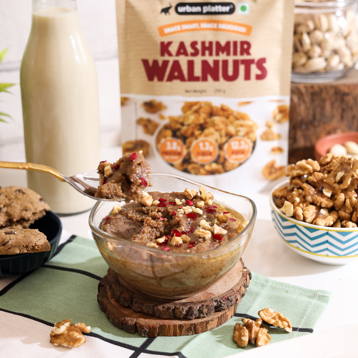 Urban Platter Kashmir Walnut Kernels, 500g (Shelled Halves | Akhrot Giri | Grown in India | Rich in Omega-3 & Antioxidants)