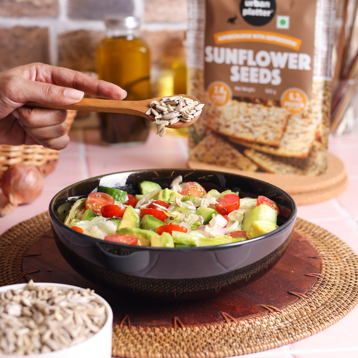 Urban Platter Raw Sunflower Seeds, 1Kg | Pack of 2 - 500g (Use in Salads, Trail Mixes, Baked Goods, Granola Bars, Desserts | Source of Protein & Fibre | Keto Diet Friendly | Imm...