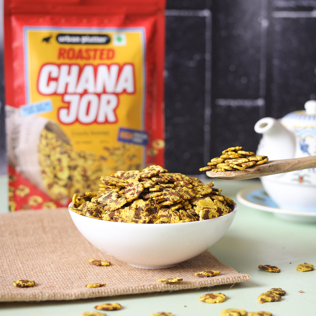 Urban Platter Roasted Chana Jor, 200g (High Protein, High Fiber, Palm-Oil Free | Non Fried Nostalgic Indian Snack | Flattened Whole Bengal Gram)