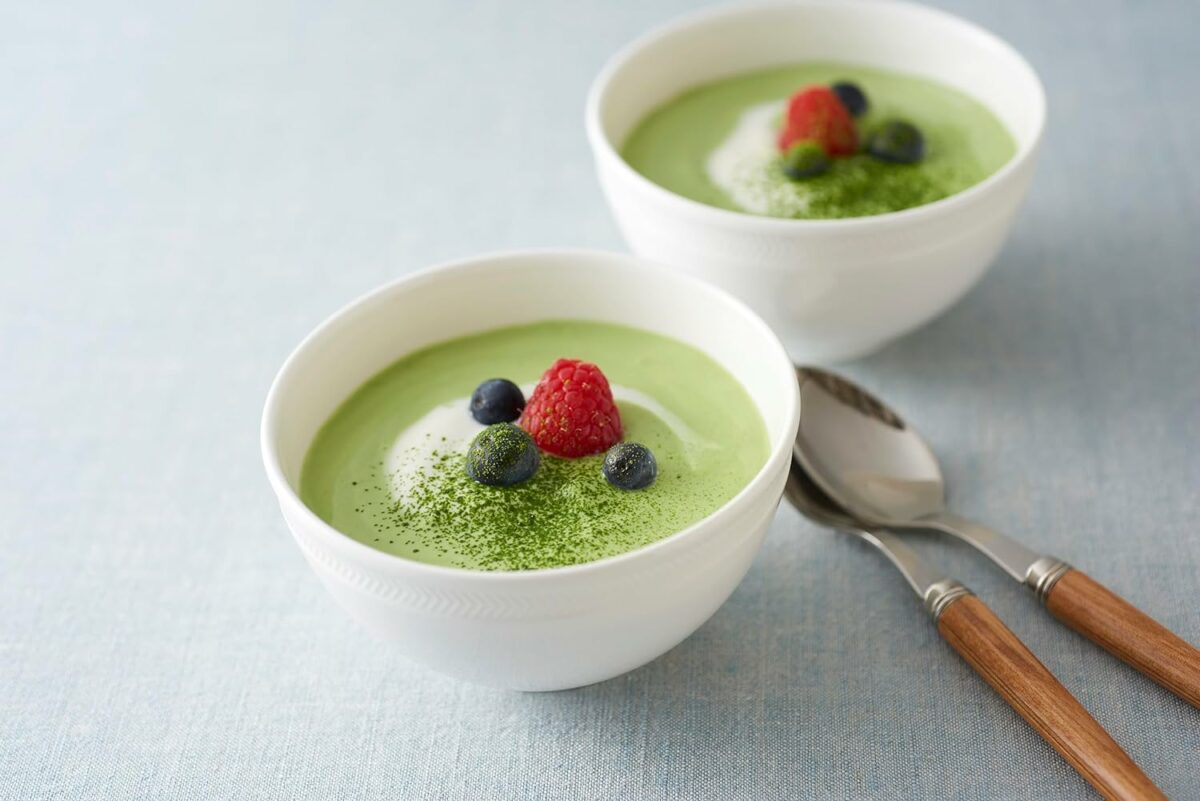 ITO EN Premium Japanese Sweet Matcha Green Tea, 120g (10 Serve Sachets | Sweetened Green Tea Powder | Japans No.1 Green Tea Brand | Serve Hot or Cold)