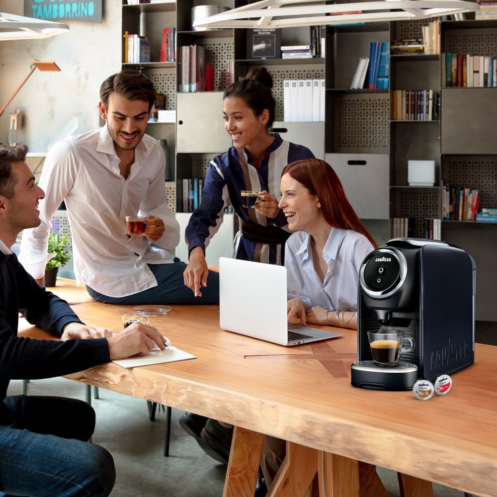 Lavazza BLUE Caffé Crema Lungo, Pack of 25 Coffee Capsules, Compatible with Lavazza BLUE Machines