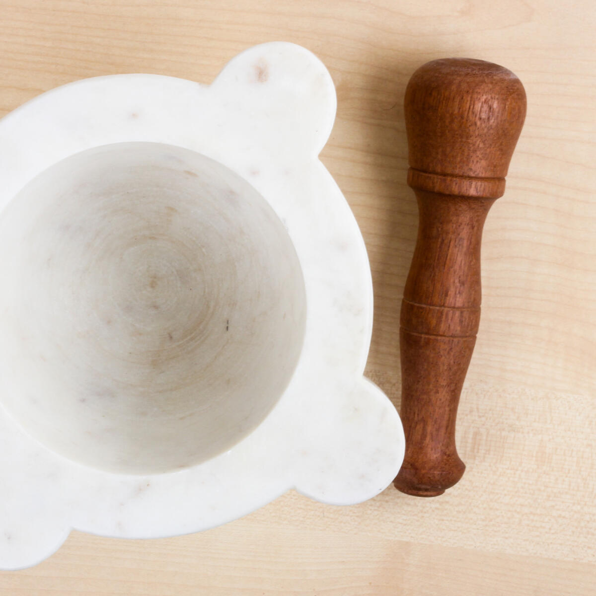 Urban Platter Handmade Italian Style White Marble Mortar with Beechwood Pestle Vintage Design (Height: 4inch, Width:7inch)