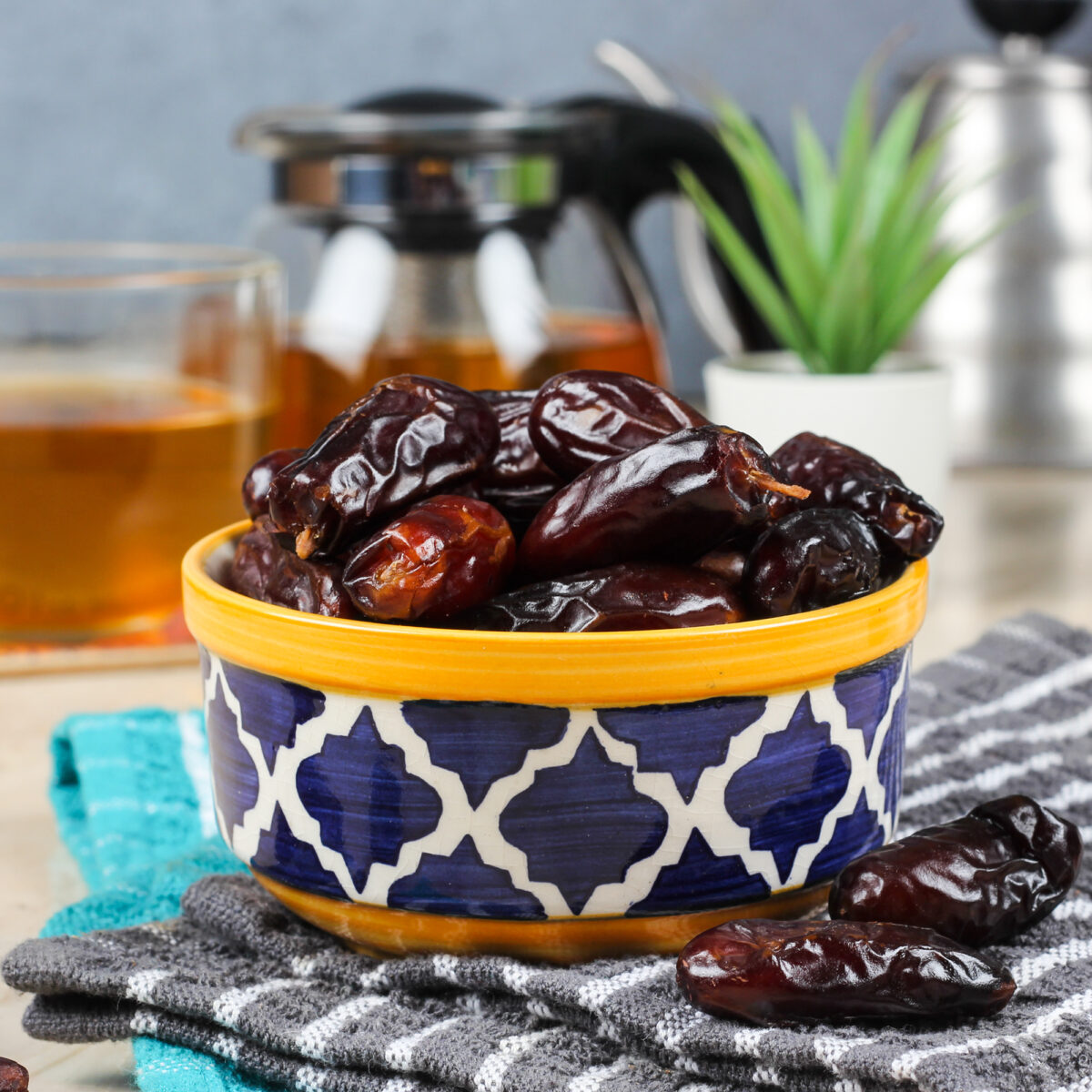 Urban Platter Saudi Arabian Khidri Dates, 500g