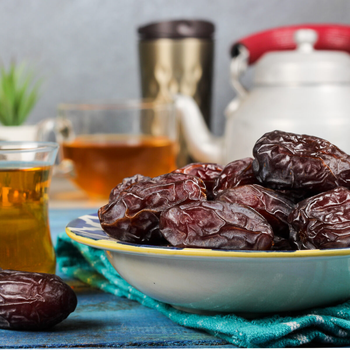 Urban Platter Israeli Medjool (Medjoul) Dates, 500g