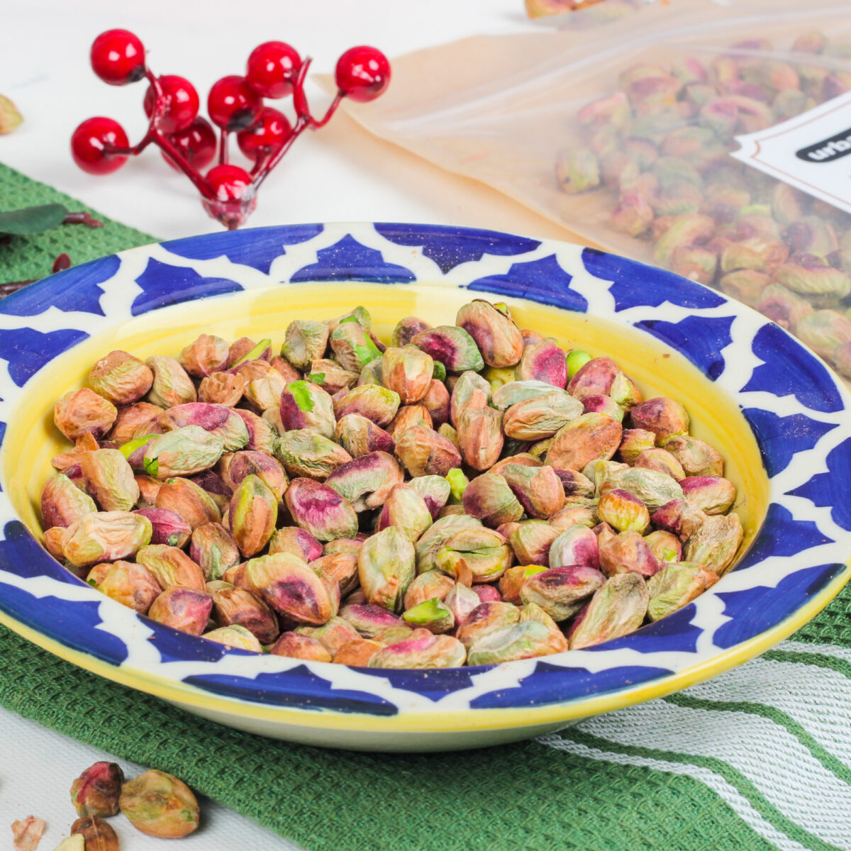 Urban Platter Whole Raw Shelled Pistachio (Pista), 400g