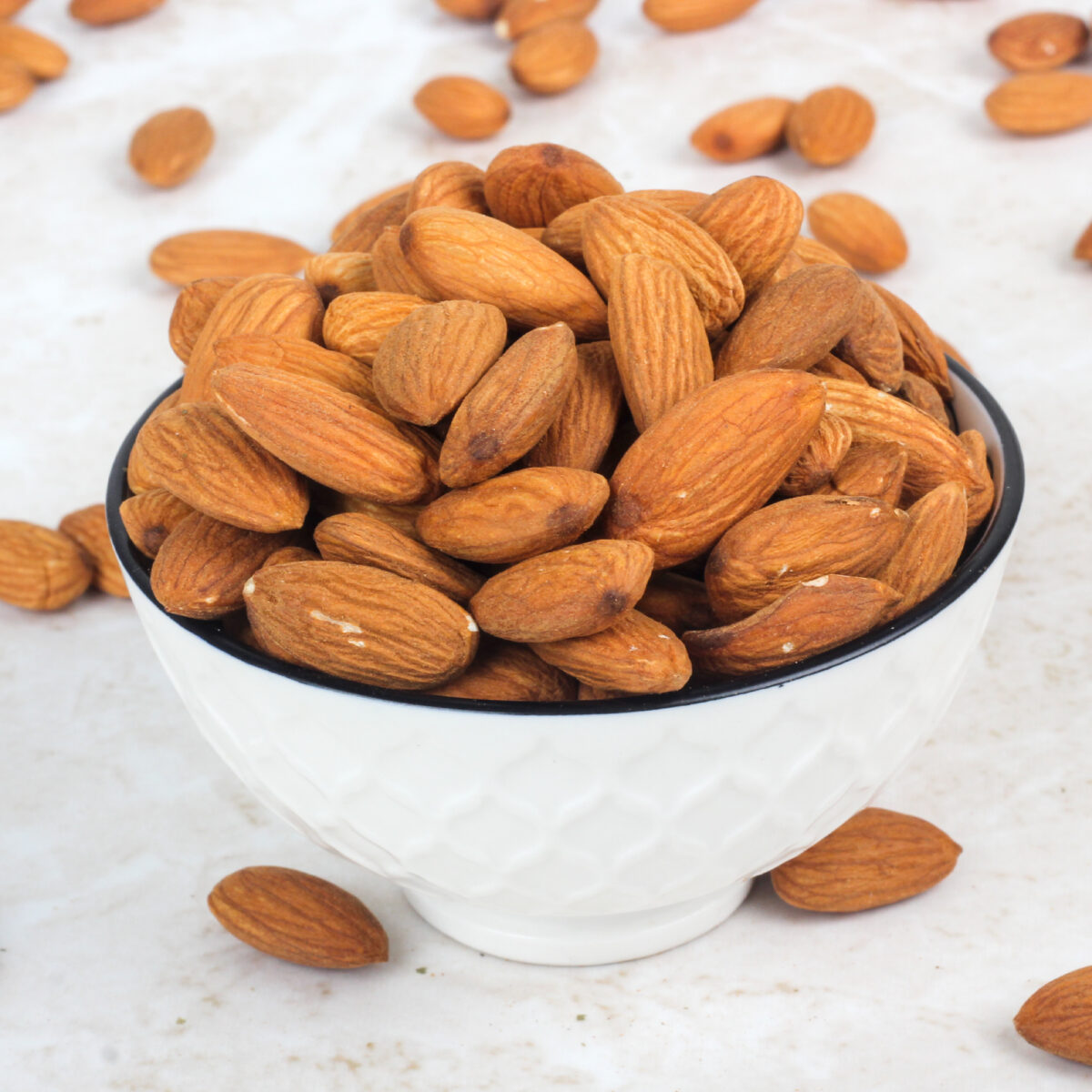 Urban Platter Healthy Bowl Raw California Almonds, 250g (Rich in Fibre | Rich in Protein)