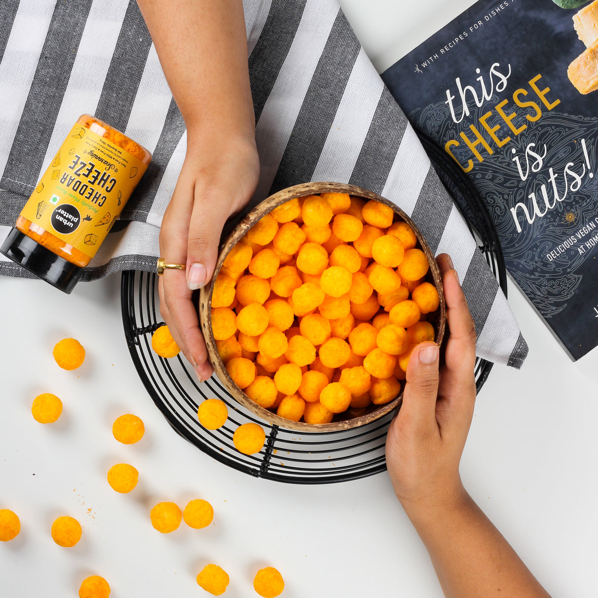 Urban Platter Cheese Balls, 300g (Cheddar Flavour, Plant-based Snack, Party Pack)