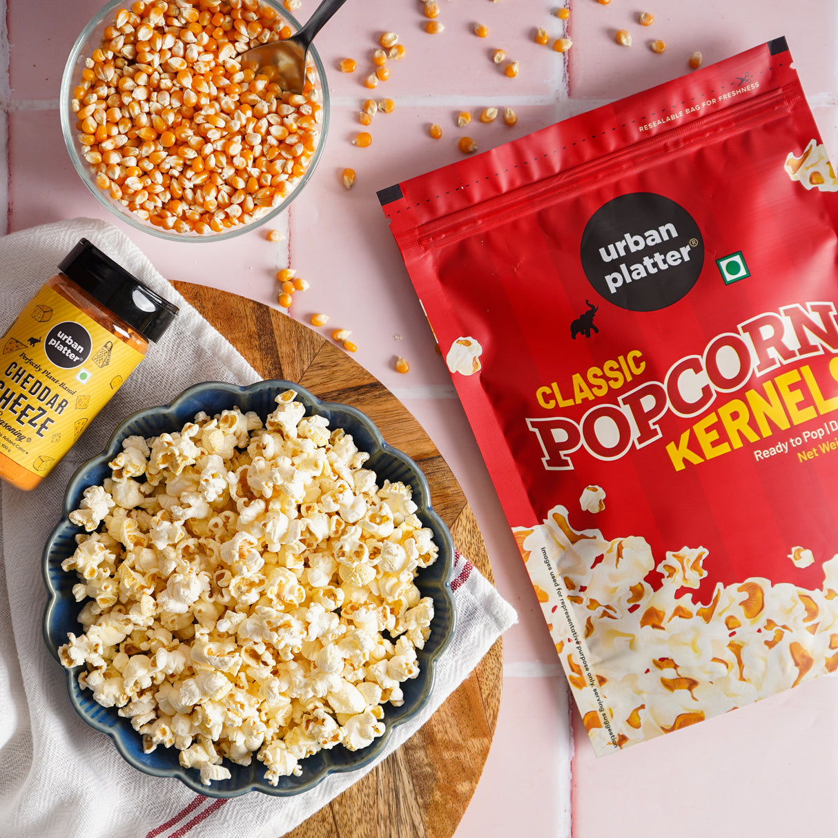 Urban Platter Popcorn Kernels, 1kg (Ready to Pop, Makes delicious and crunchy pop corn, Enjoy with our Range of seasonings, Product of India, Ready to pop Butterfly Popcorn)