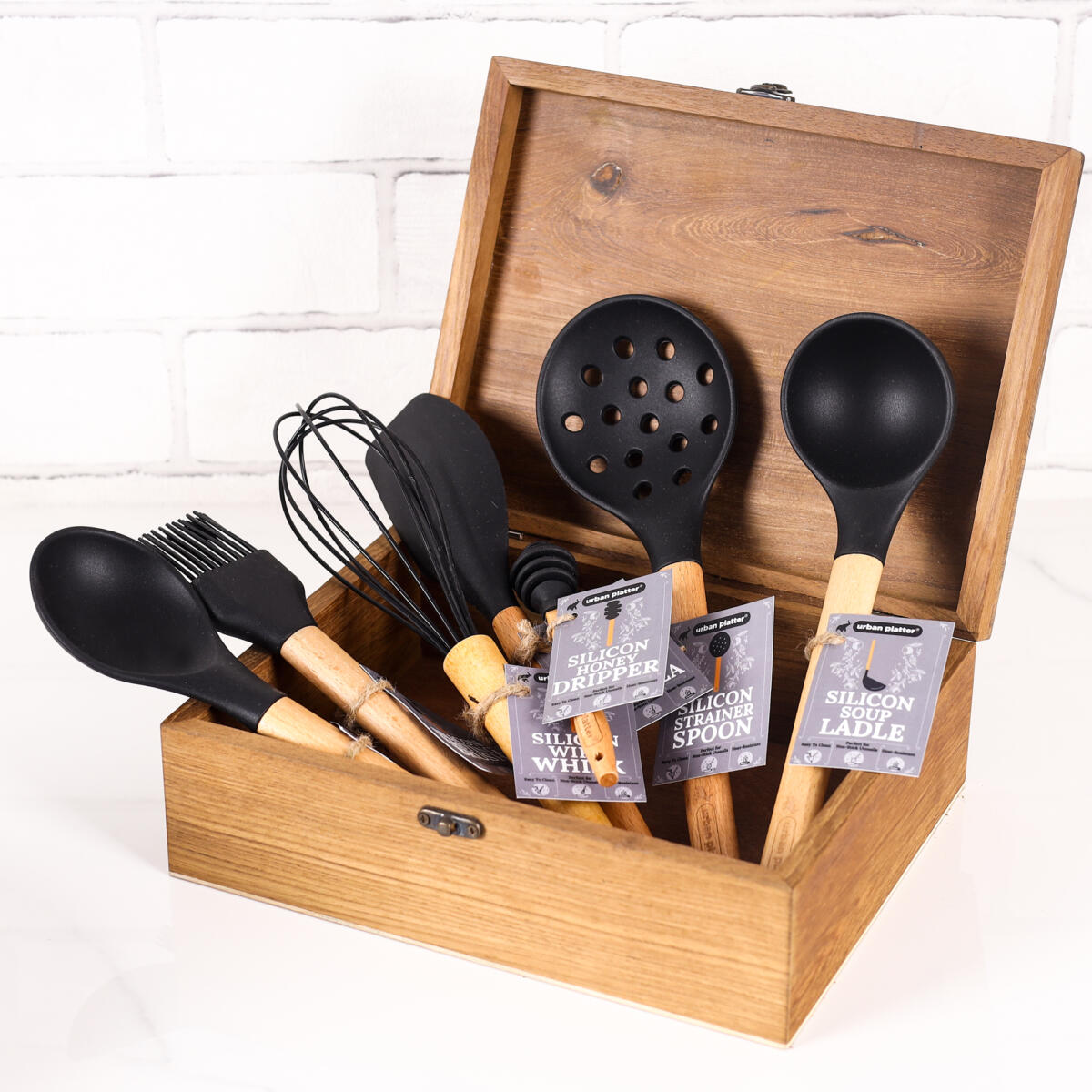 Urban Platter Non-Stick Silicone Spatula with Wooden Handle for Cooking,Pastry for Cake Mixer, Baking and Glazing [Easy to Clean, Perfect for Non-stick Utensils, Heat-Resistant]