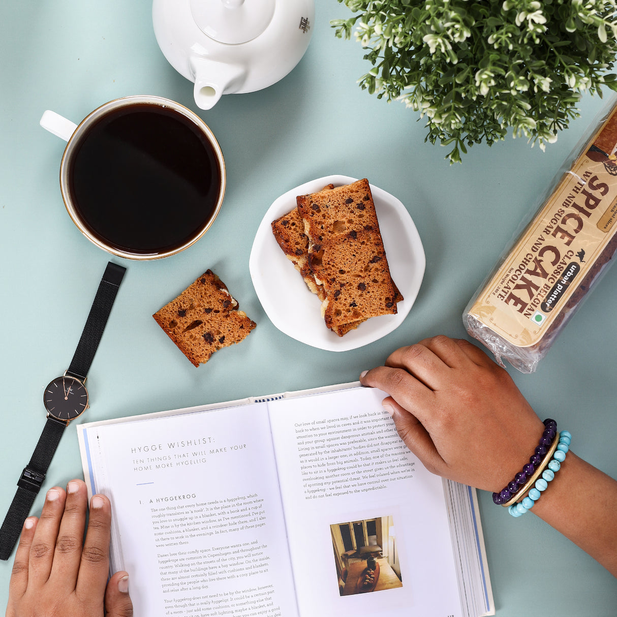 Urban Platter Classic Belgian Tea Cake With Nib Sugar and Chocolate, 240g / 12 Individual Slices of 20g each [Plant Based, Tea Cake, Made with Original Belgian Chocolate, Gourmet Snack, Wonderful Blend of Spices, Eggless]