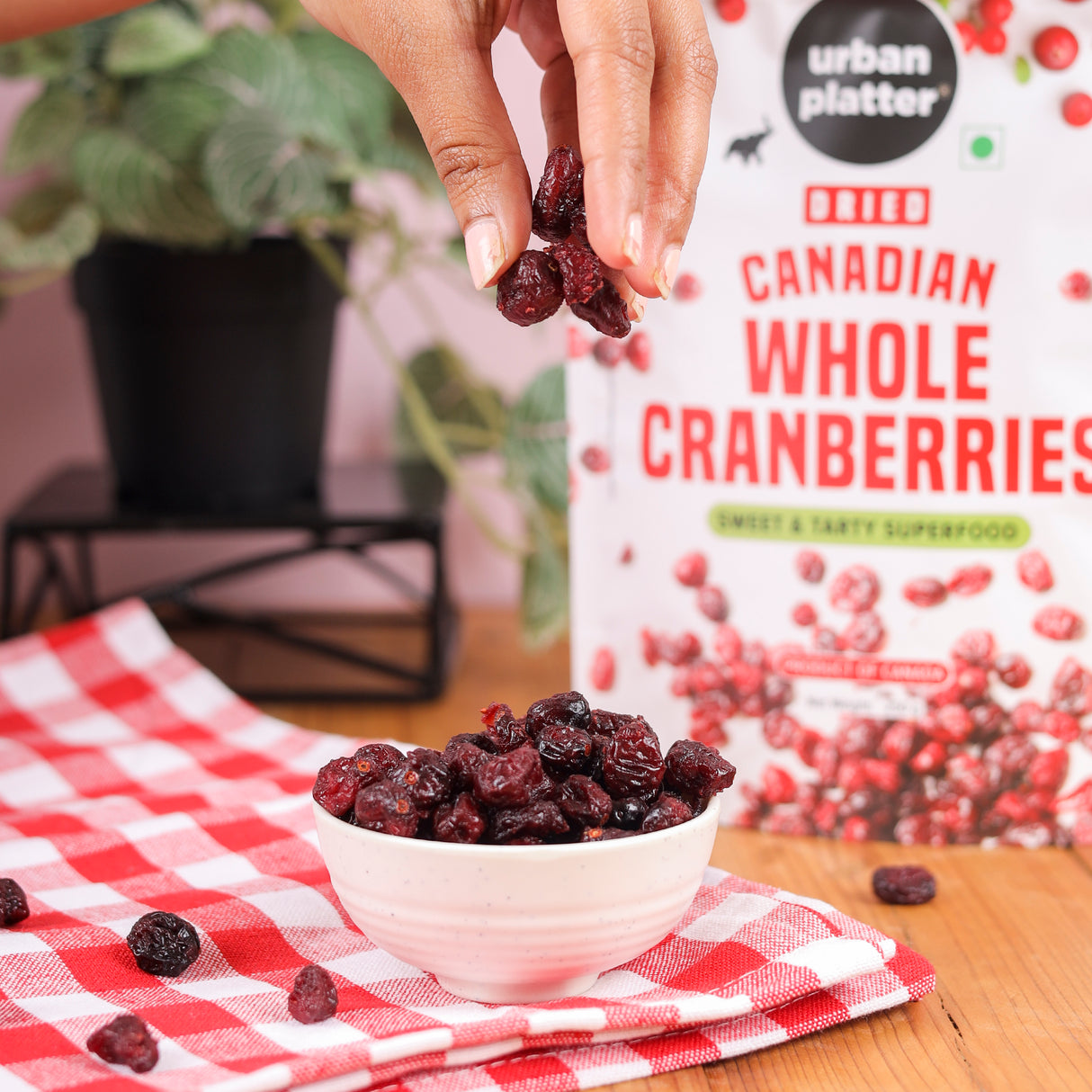 Urban Platter Dried Canadian Whole Cranberry, 250g (Dried Fruit Berries | Snack Pack | Sweet & Tarty)