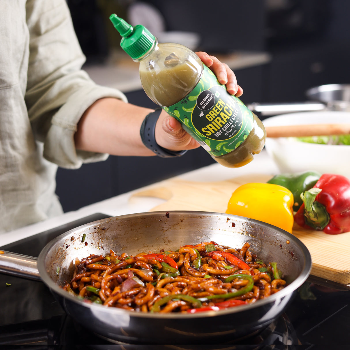 Green Sriracha Hot Chilli Sauce – 500g | Spicy & Tangy Green Chilli Sauce | Thai-Inspired Sriracha for Dipping, Cooking & Marinades