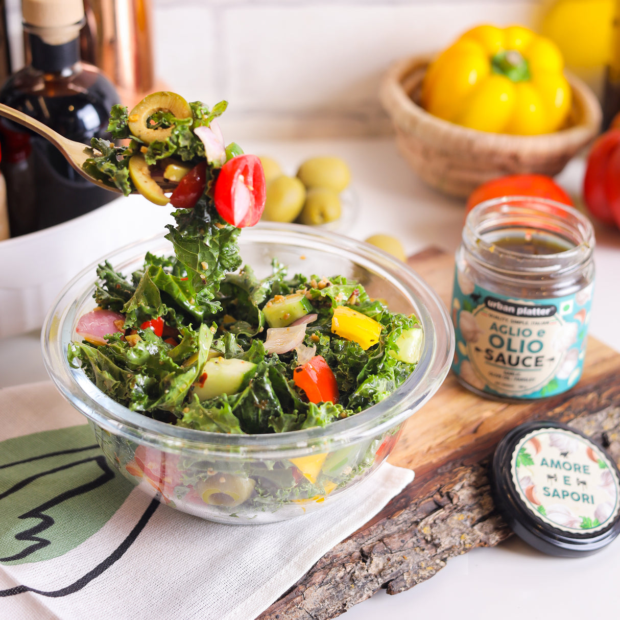 Urban Platter Aglio e Olio Sauce, 180g (Plant Based | Preservative-free | Italian Inspired Pasta Sauce & Dipping Oil)