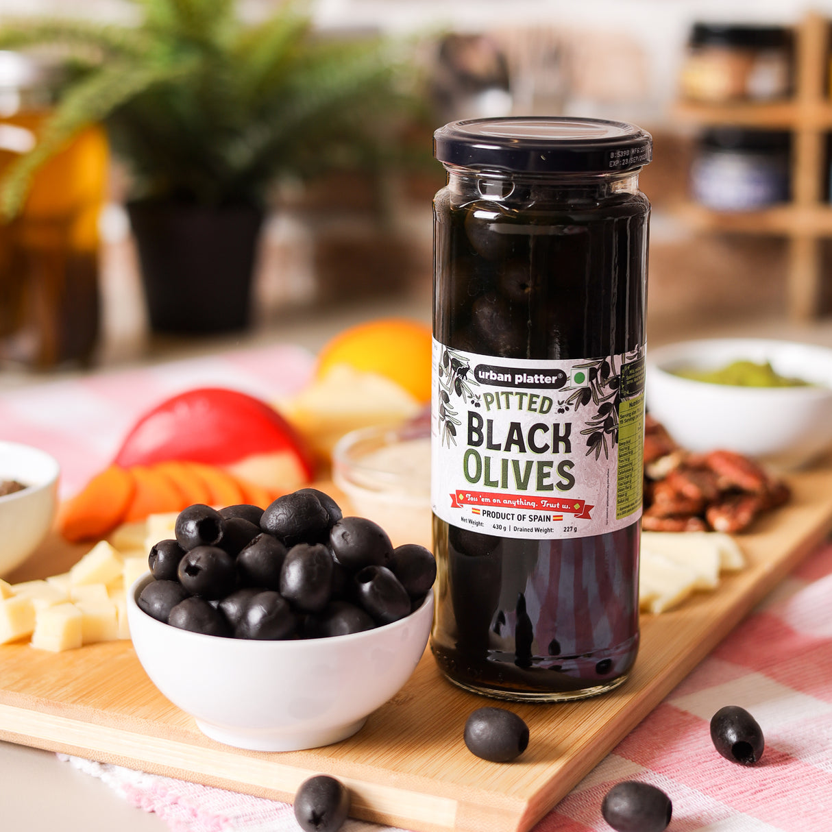 Urban Platter Pitted Black Spanish Olives, 430g  (Whole & Seedless | Rich Mediterranean Taste | Ideal for Pizzas, Salads, Pasta & Snacking)