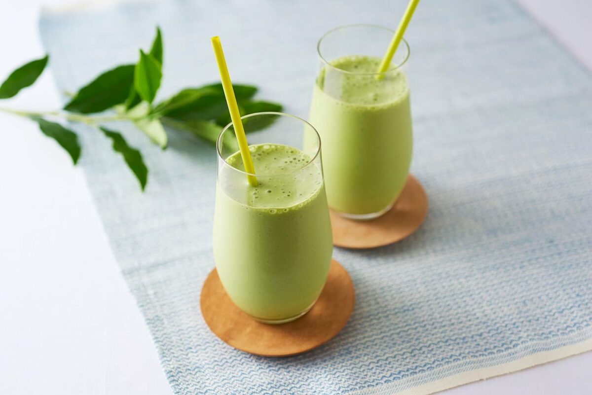 ITO EN Premium Japanese Sweet Matcha Green Tea, 120g (10 Serve Sachets | Sweetened Green Tea Powder | Japans No.1 Green Tea Brand | Serve Hot or Cold)