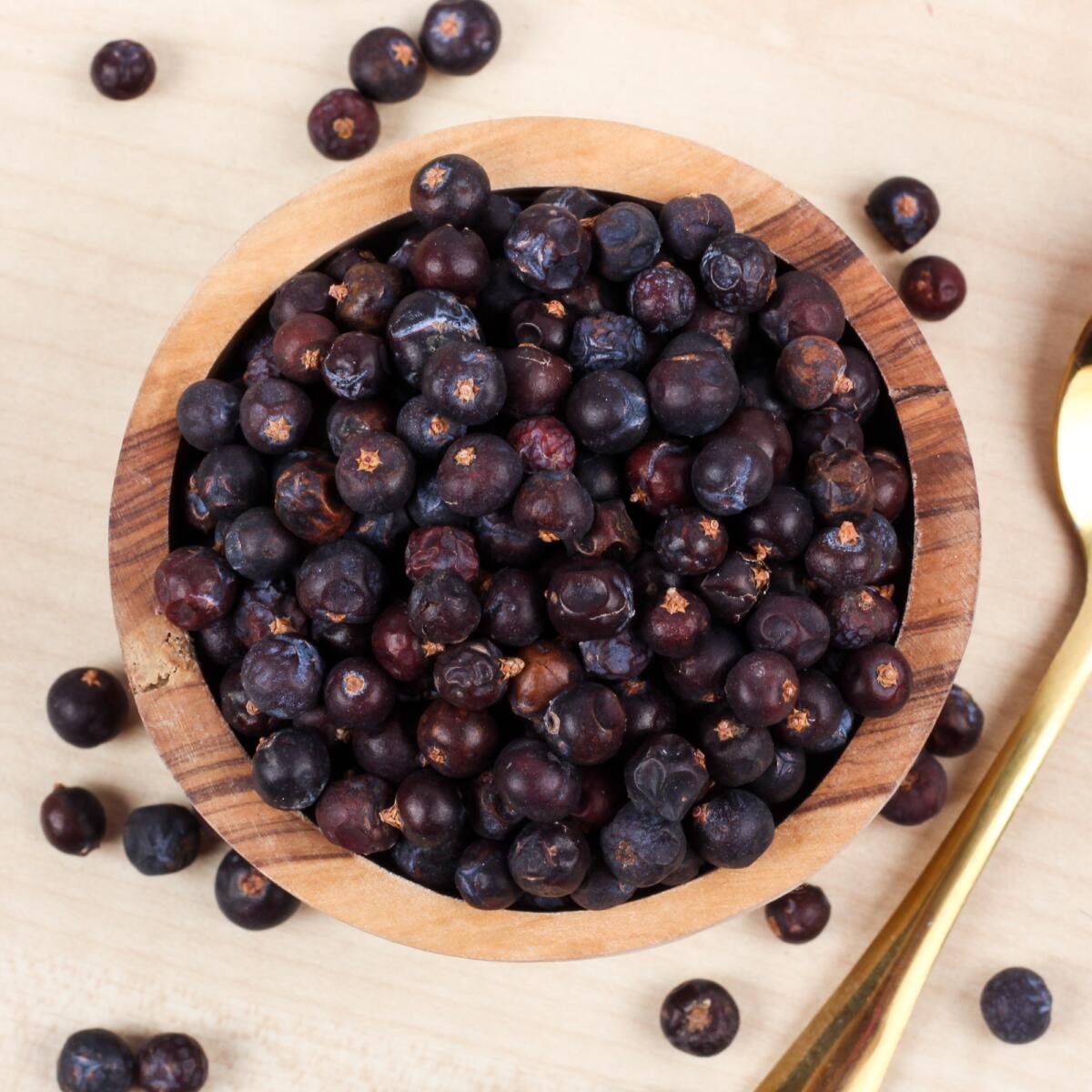 Urban Platter Juniper Berries, 100g / 3.5oz [Product of Australia, Aromatic & Flavourful]